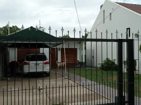 CASA CON PISCINA Y DEPARTAMENTO .VENTA OSE MARMOL