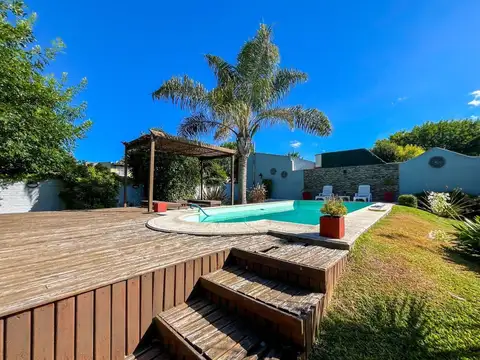 Casa 4 ambientes con 3 baños