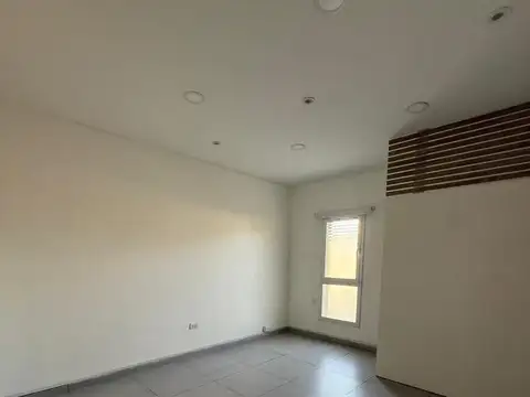 Oficina 7 ambientes con 3 baños