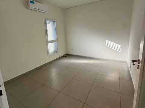 Oficina en Alquiler en Junín, $ 2.200.000