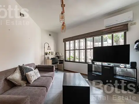 Casa 4 ambientes con cochera doble, quincho, terraza y SUM privado en Ramos Mejía, Apto Crédito
