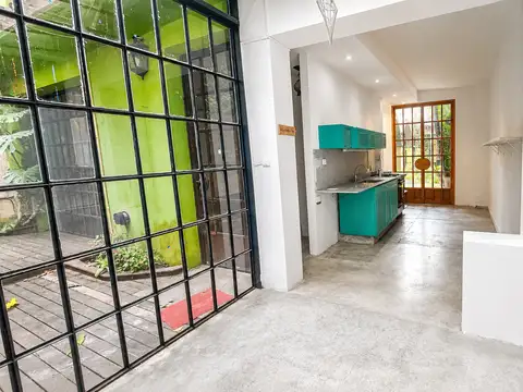 Depto Tipo Casa en Alquiler con 1 cocheras