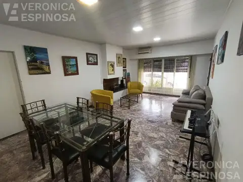 Casa 5 ambientes con 2 baños