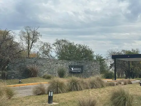 Casa Chalet  en Venta en Medal CC, Pilar, G.B.A. Zona Norte