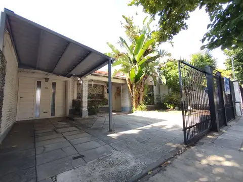 Chalet de 5 ambientes en Villa Sarmiento - Apto crédito