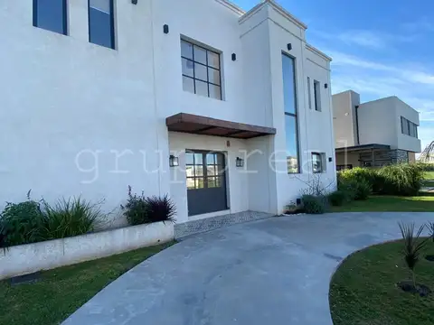 Sargento Cabral 5600