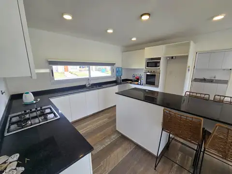 Casa en Alquiler al Oeste