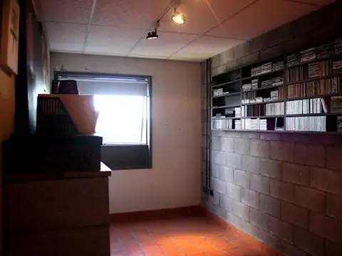 Oficina en Venta con 4 cocheras