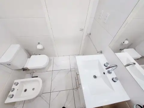 Casa de tres dormitorios y patio en Zona Sur