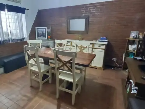 Depto Tipo Casa en Venta con 2 cocheras