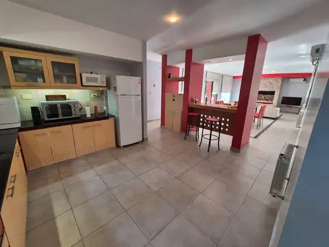 Casa 4 ambientes con 3 baños