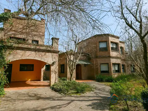 Disponible en Alquiler anual sin muebles y en Venta con opcion de financiacion