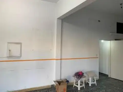 Excelente Local en esquina 53 m2. Apto todo Rubro