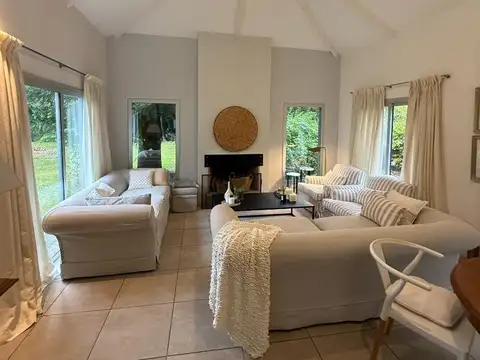 Casa en Venta con 1 cochera