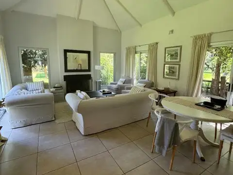 Casa en Venta al Este