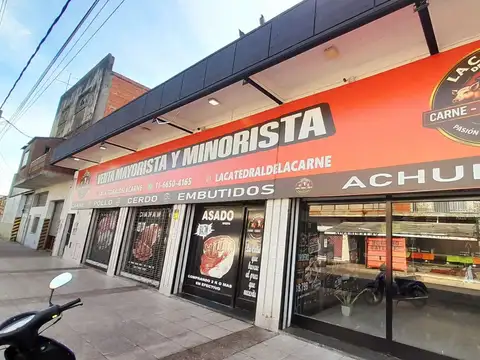 San Andrés - Amplio Galpón de 360 m2 cubiertos en impecable estado!
