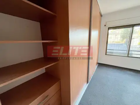 Gran depto. 2 amb con balcon terraza al frente