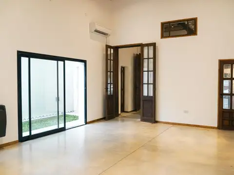 VENTA CASA DE 2 DORMITORIOS + COMODIN