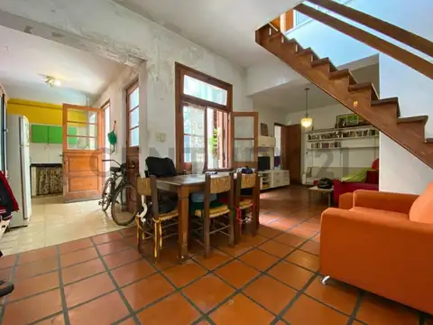 Casa de pasillo único en PH (A Reciclar) | 2 Dormitorios | Centro Rosario