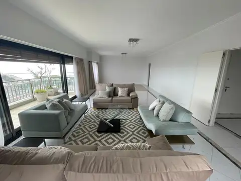 Departamento en Alquiler de 4 ambientes