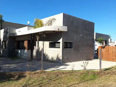 Casa en Venta en Countries y Barrios Cerrados en Pilar, USD 149.000