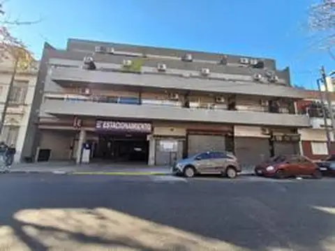 Mario Bravo al 800 , COCHERA FIJA Y CUBIERTA