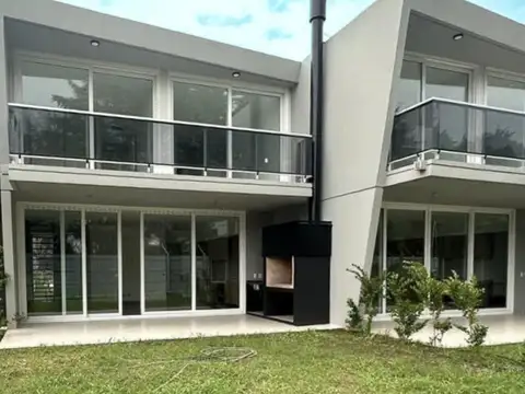 Casa en Venta en Luciérnagas Pilar, USD 295.000