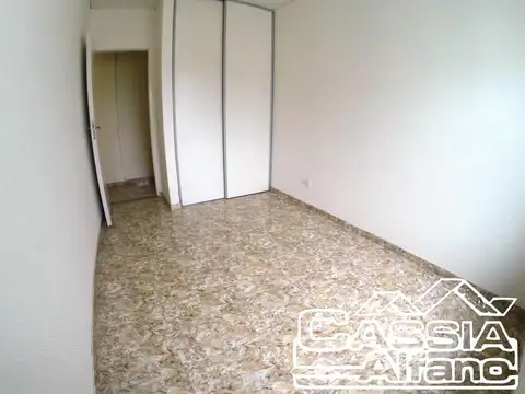 Depto Tipo Casa en Alquiler en Lanus Oeste, $ 580.000