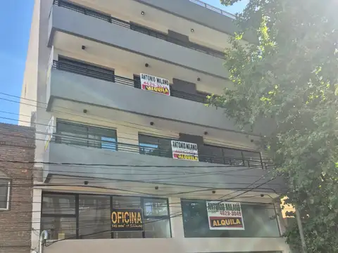 Local en Alquiler Via Púb.
