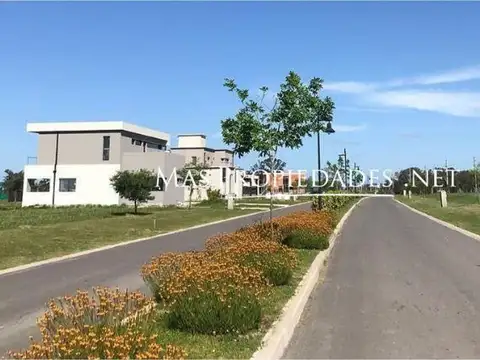 Terreno en Venta 20  mts Fondo