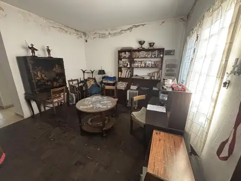 Félix de Amador  al 3500, E/ E. Echeverría y E. Del Campo