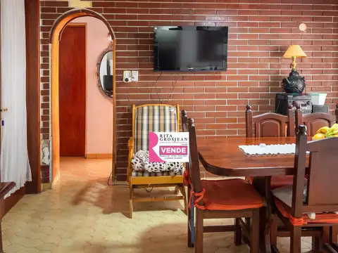 Casa 3 ambientes con 1 baño