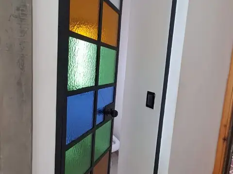 EXCELENTE PROPIEDAD EN VENTA PILAR CENTRO. IDEAL ESTUDIO PROFESIONAL/ CONSULTORIOS/ VIVIENDA