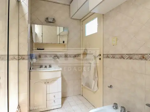Depto Tipo Casa en Venta 50 años