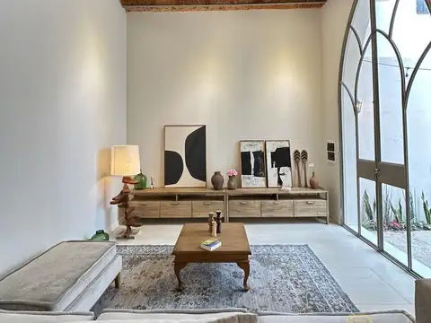VENTA CASA DE PASILLO DE 3 DORMITORIOS CON PILETA Y TERRAZA EXCLUSIVA – ZONA CENTRO