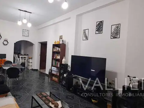 Casa 5 ambientes con 3 baños