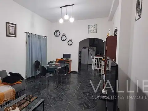 Casa en Venta con 3 cocheras