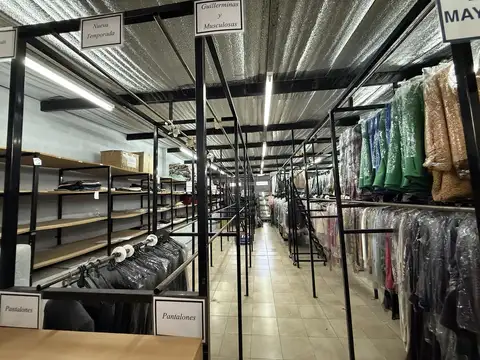 Oficina Monoambiente con 8 baños