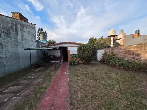 ALQUILER CASA 3 AMB CON AMPLIO LOTE EN LOMAS!