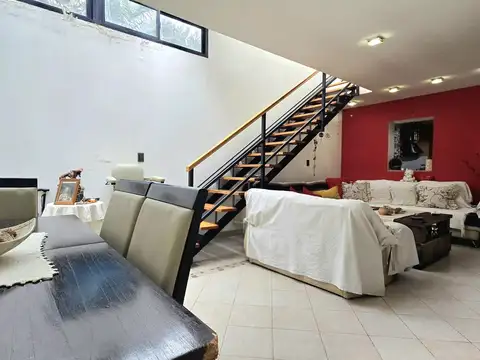 Depto Tipo Casa en Venta de 4 ambientes