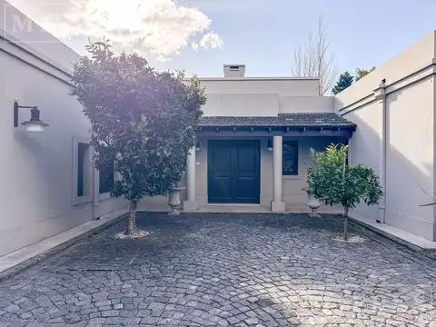 Casa en Venta con 1 cochera