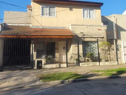 Alquiler Ph en excelente estado y muy buena ubicación