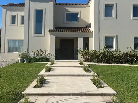 Casa en Alquiler temporal Barrio Barbarita lote interno