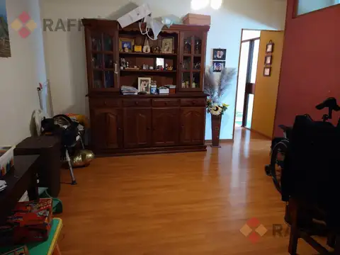 Departamento 6 ambientes con 1 baño