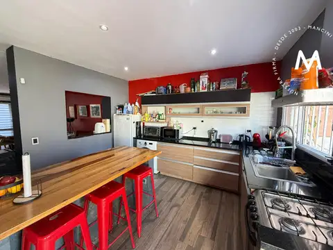 Casa 5 ambientes con 3 baños