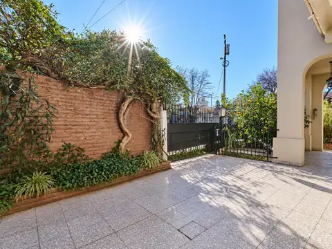 Casa 5 ambientes con 1 baño