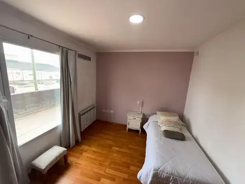 Casa 6 ambientes con 2 baños