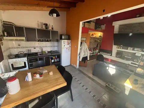 Depto Tipo Casa en Venta en Tristán Suárez, USD 250.000