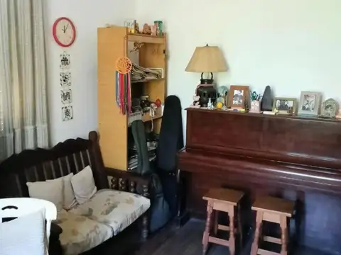 Casa 4 ambientes con 1 baño