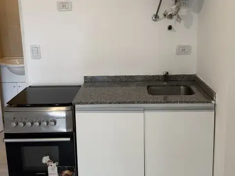 Departamento al frente cerca del subte estacion los Incas